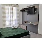 Rosshouse Πανσιόν 3*